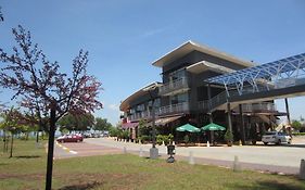 Waterfront Boutique Hotel